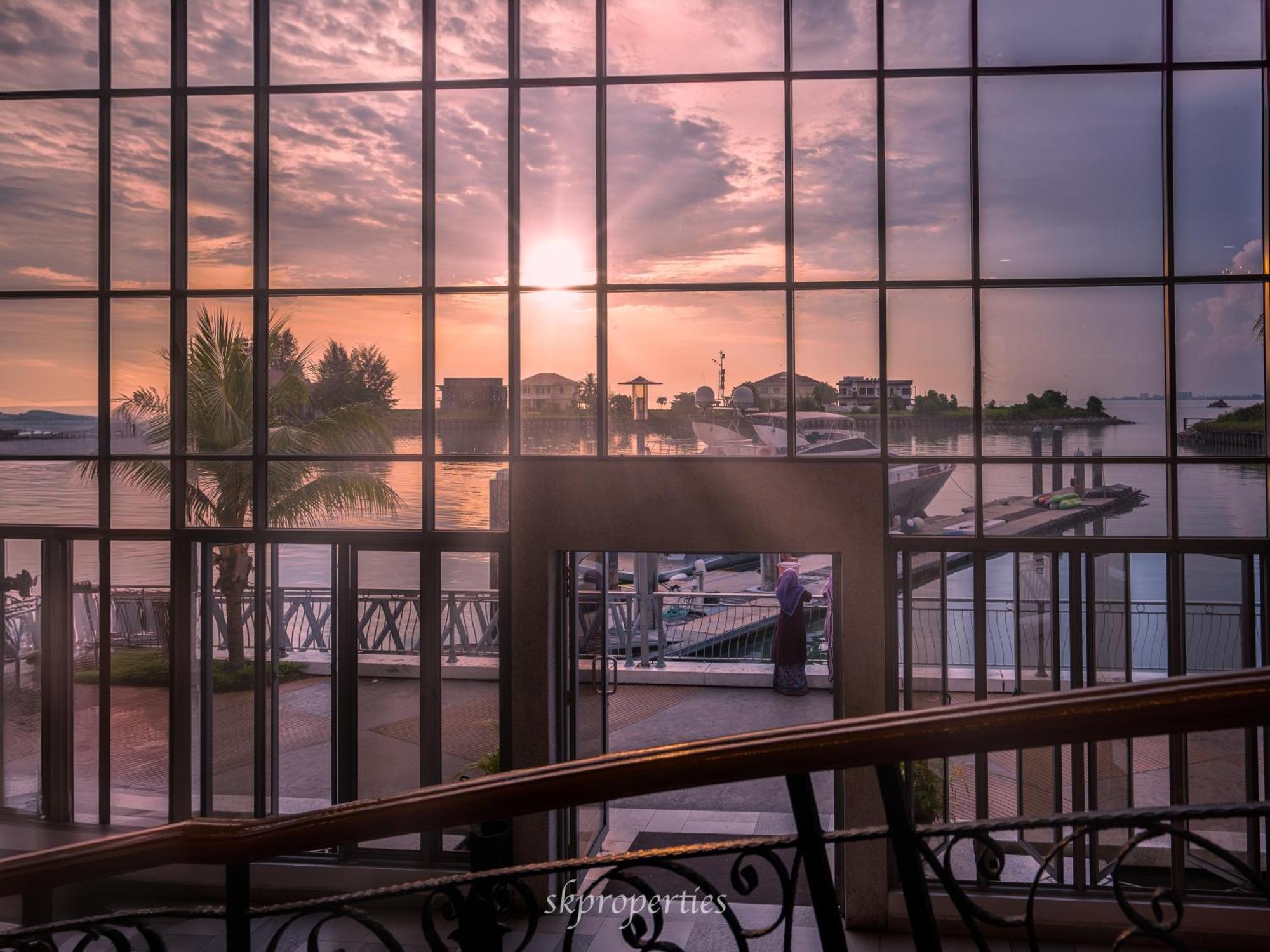 Seaview Suites At Admiral Bay Port Dickson Exterior foto